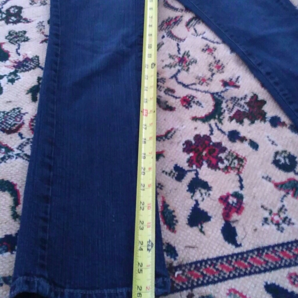 Levis - Picture 4 of 5
